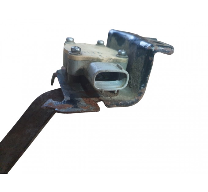 Датчик положения кузова с кронштейном передний правый  Toyota Land Cruiser 100 1998-2007 8940560012