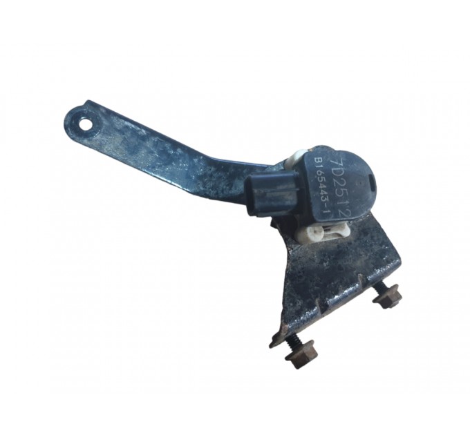 Датчик уровня кузова задний правый с кронштейном Toyota Camry 50 2011-2014 8940741010 (copy)