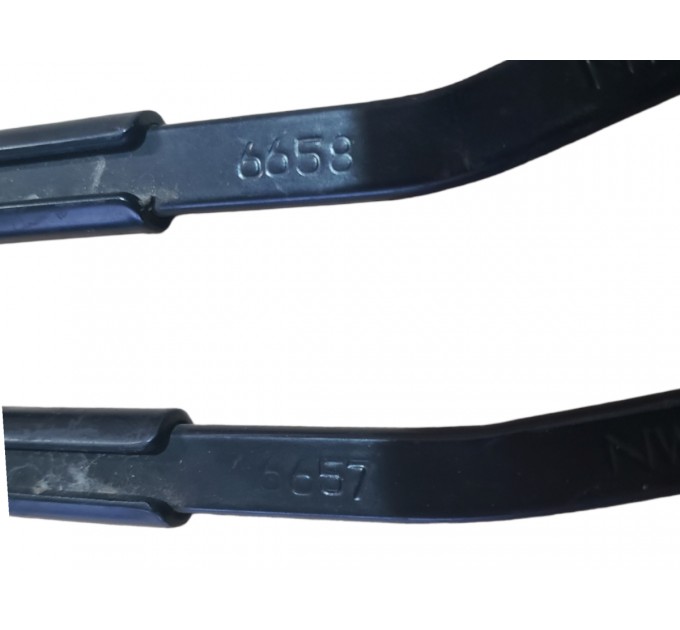 Пара поводков дворников Toyota 4 Runner 2002-2009 8521135090 8521135100