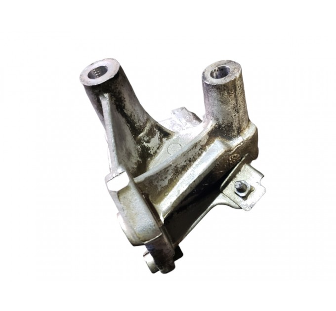Кронштейн ТНВД F9QB Suzuki Grand Vitara 1.9 td 2005-2015 8200193773