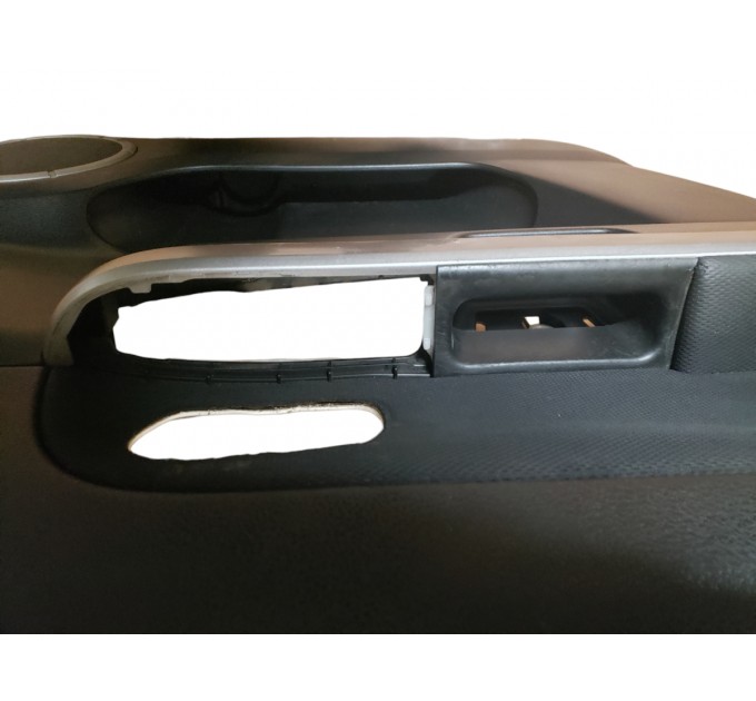 Карта двери передней левой Suzuki Grand Vitara 2005-2015 8372065J00CAW