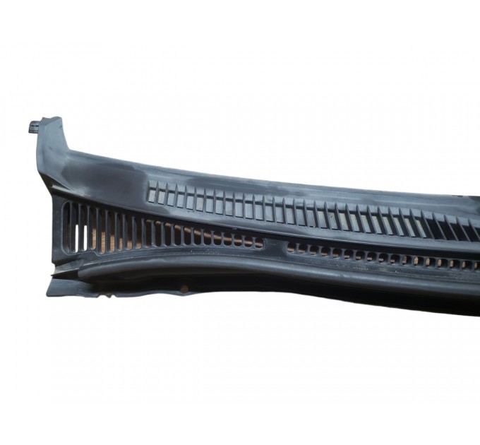 Правая часть жабо Suzuki Grand Vitara 2005-2015 7731165J0