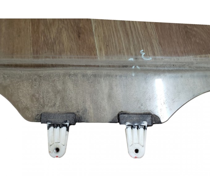 Стекло двери задней правой Suzuki Grand Vitara 2005-2015 8450365J00