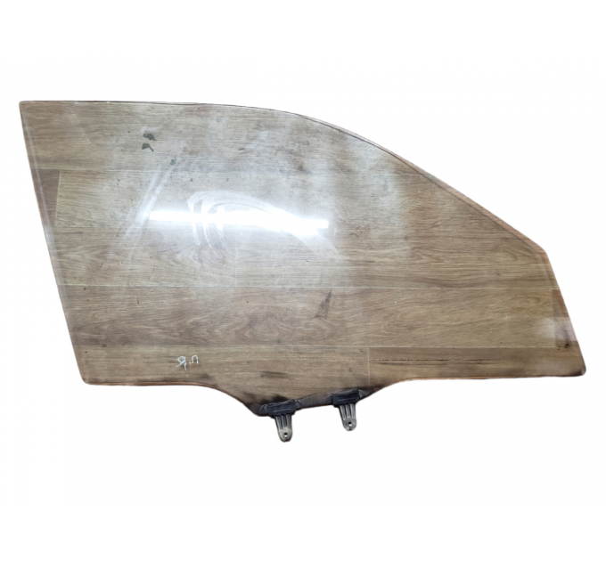 Стекло двери передней правой Suzuki Grand Vitara 2005-2015 8450165J00