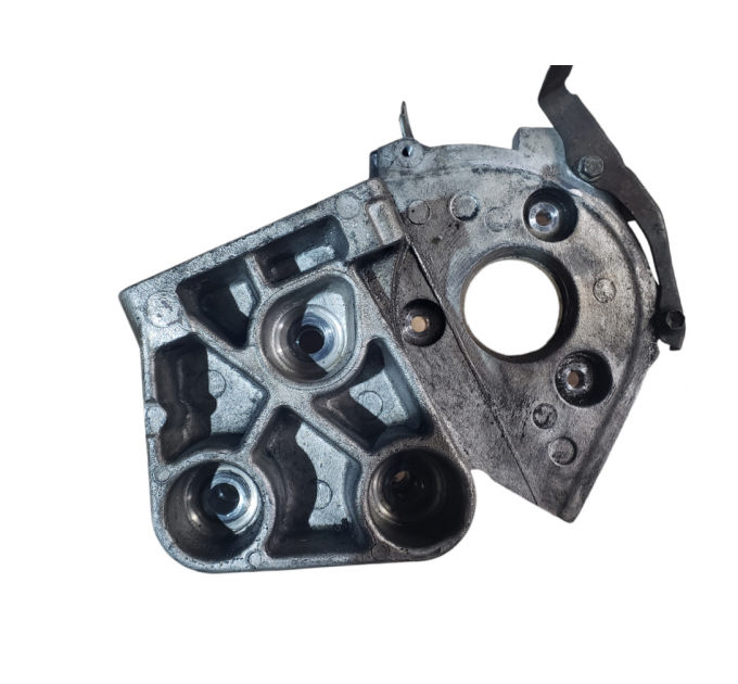Кронштейн ТНВД F9QB Suzuki Grand Vitara 1.9td 2005-2015 8200240204