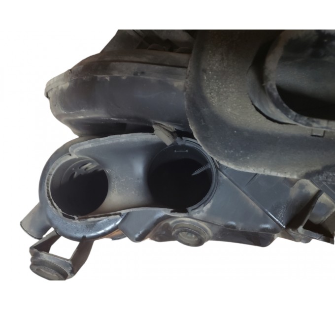 Короб воздушного фильтра Nissan Navara D40 2.5 2005-2012 16500EC00C