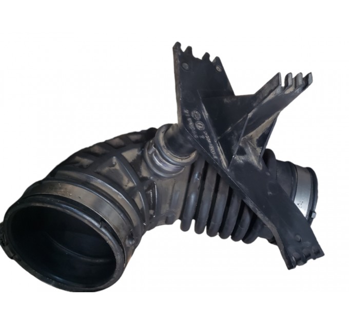 Патрубок воздушного фильтра Nissan Navara D40 2005-2012 16578EC00B