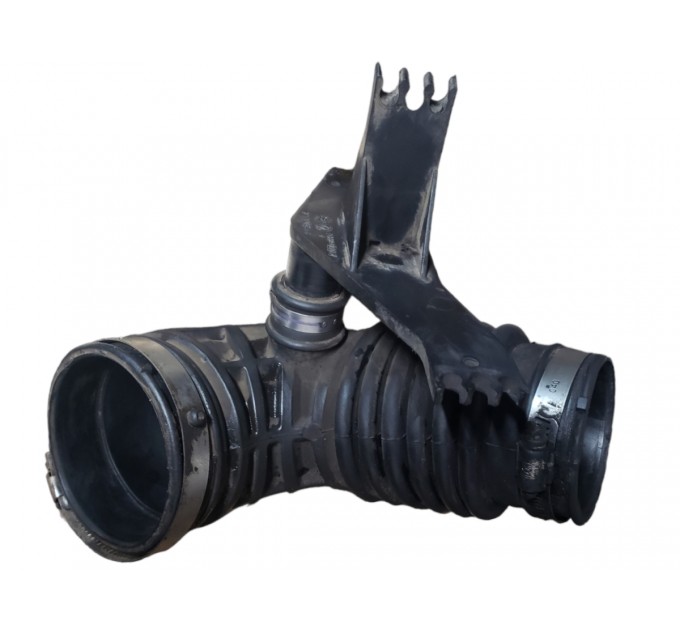 Патрубок воздушного фильтра Nissan Navara D40 2005-2012 16578EC00B