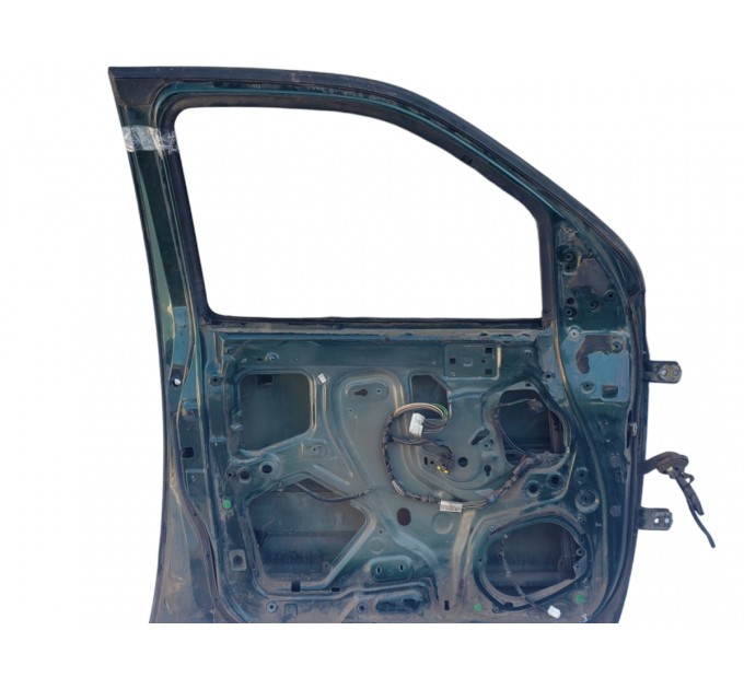 Дверь передняя левая Nissan Navara D40 2005-2012 80101EB330