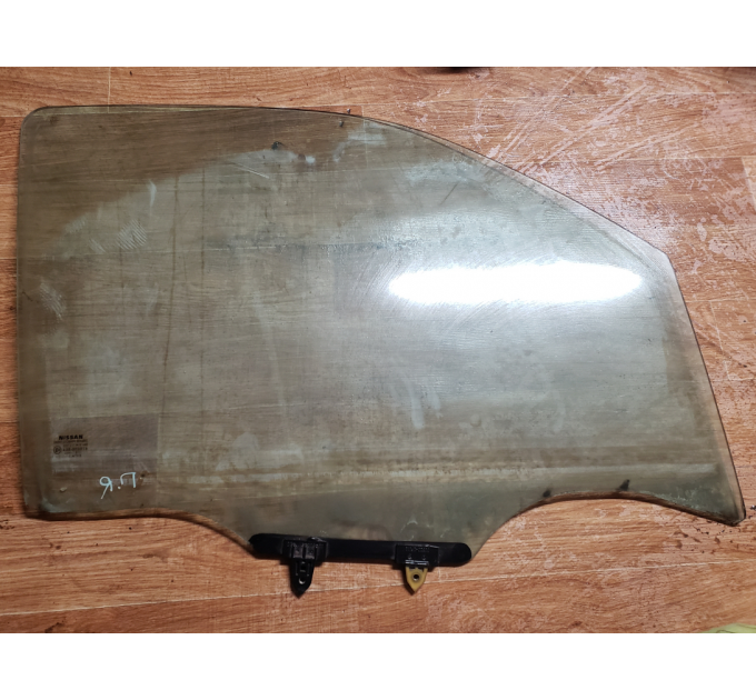 Стекло двери передней правой Nissan Navara D40 2005-2012 80300EB300