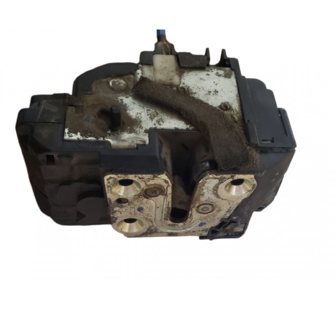 Замок двери задней правой 3pin Nissan Navara D40 2005-2012 82500EB305