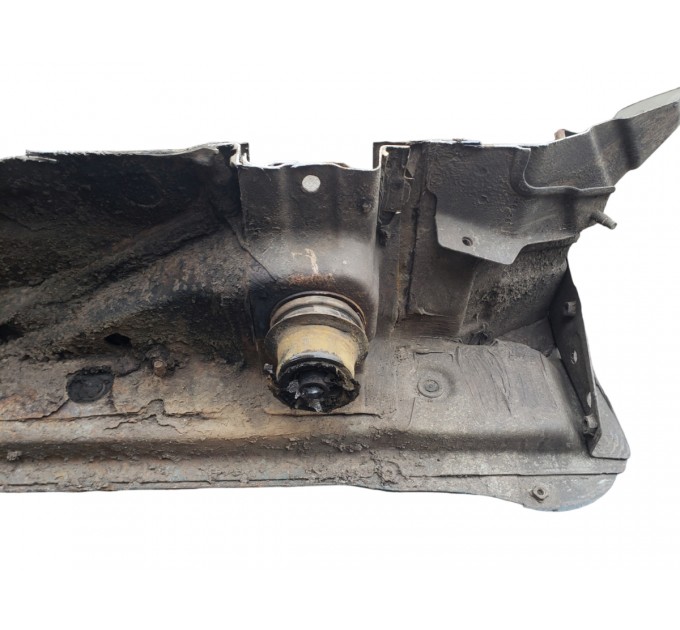 Порог кузова со стойкой левый Nissan Navara 2005-2012 76023EB36J