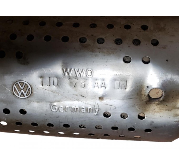 Катализатор в хорошем состоянии Volkswagen Golf 4 1.6 16valve 1997-2004 1J0253058KX 1J0178AADN