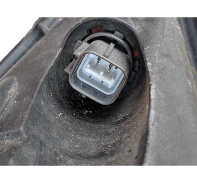 Фара передняя левая дефект Honda CR-V 3 2006-2011 33151SWWE01