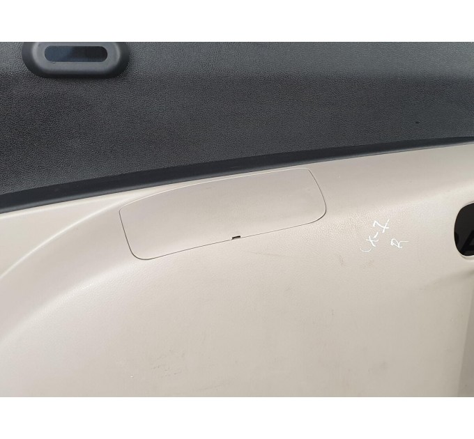 заглушка обшивки багажника правої верхня MAZDA CX-7 2,3 (2006-2012) EG21688JO