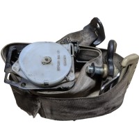 Ремень безопасности задний правый Mitsubishi Pajero 3 1999-2006 MR610843