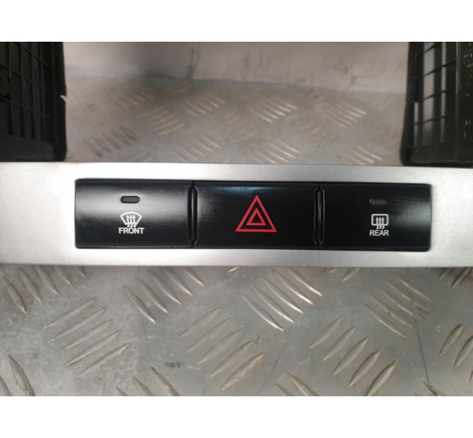 кнопка обогрева переднего стекла Hyundai Santa Fe (2006-2012) 937202B000