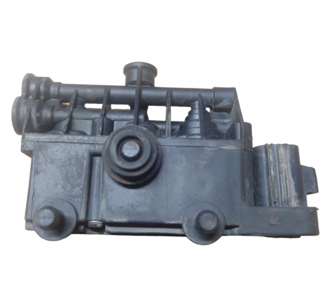 Задний блок клапанов пневмоподески Range Rover Sport L320 2004-2013 RVH000055
