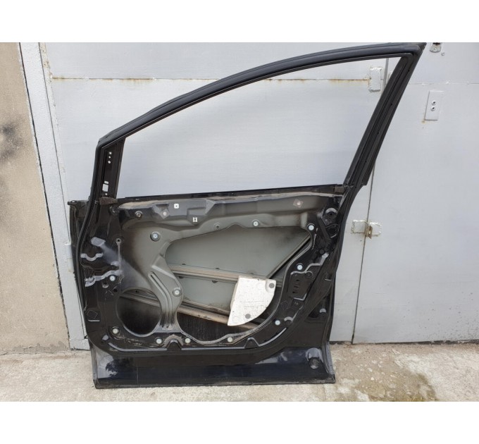 двері передня права дефект MAZDA CX-7 2,3 (2006-2012) EGY15802XP