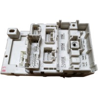 Блок предохранителей Toyota RAV4 CA20 2000-2006 8273342081