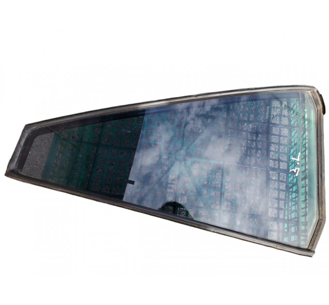 Стекло форточка глухое задней левой двери Toyota RAV4 CA20 2000-2006 6812442080