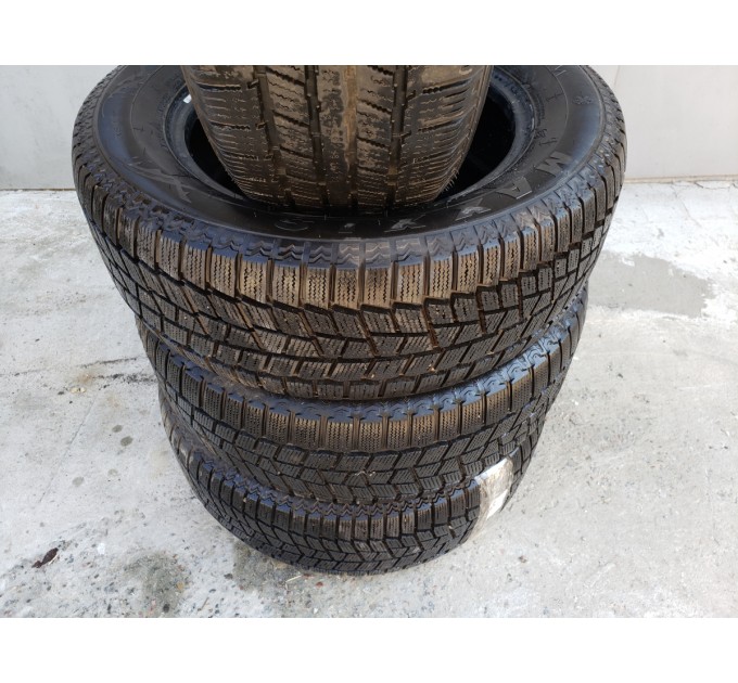 Комплект резины зимней Maxxis Arctictrekker 215/60 R16 99T Остаток протектора 7мм