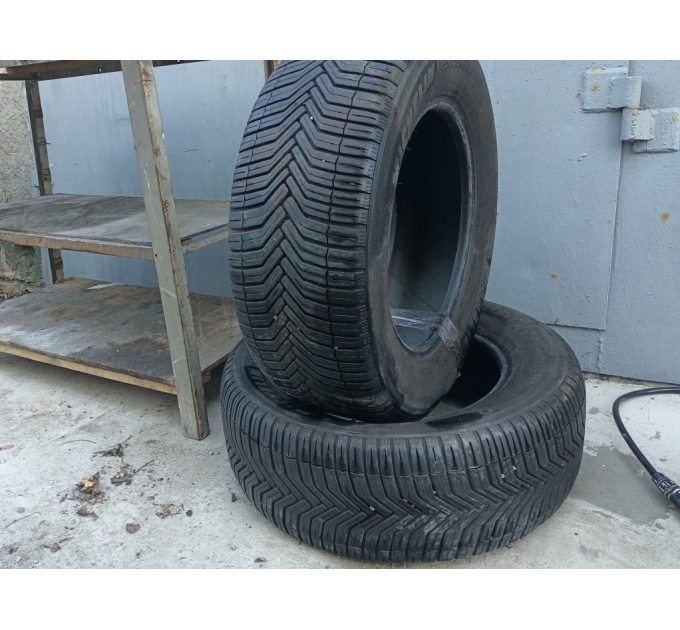 Пара всесезонной резины Michelin Crossclimate SUV 235 60 R16 104V Остаток 5мм