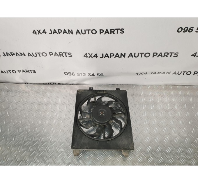 Дифузор радіатора охолодження правий у зборі Hyundai Santa-Fe 2.7 (2006-2012) 977302B200
