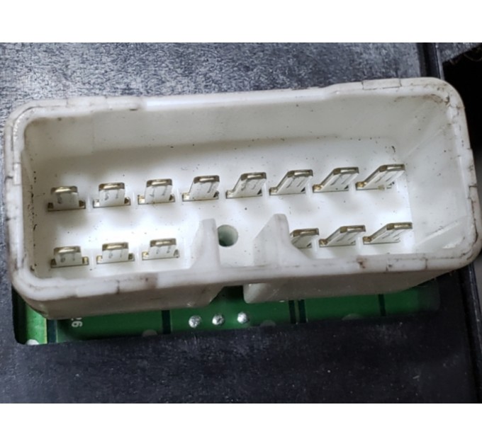 Блок управления стеклоподьемником и зеркалами Hyundai Santa-Fe 2 2006-2012 935702B700