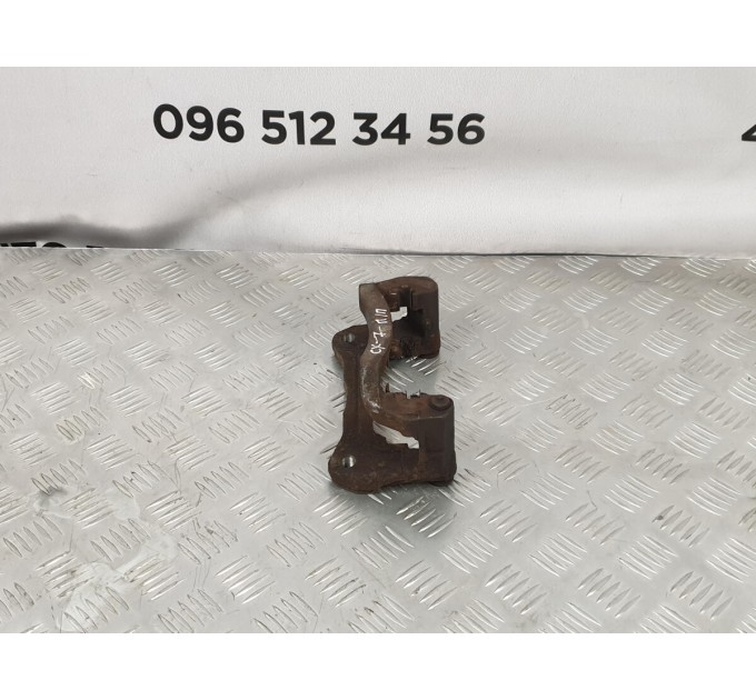 Скоба супорта передня права MAZDA CX-7 2,3 (2006-2012) L20633281