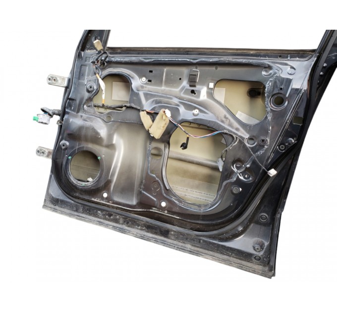 дверь передняя правая suzuki grand vitara 2005-2015 6800165843