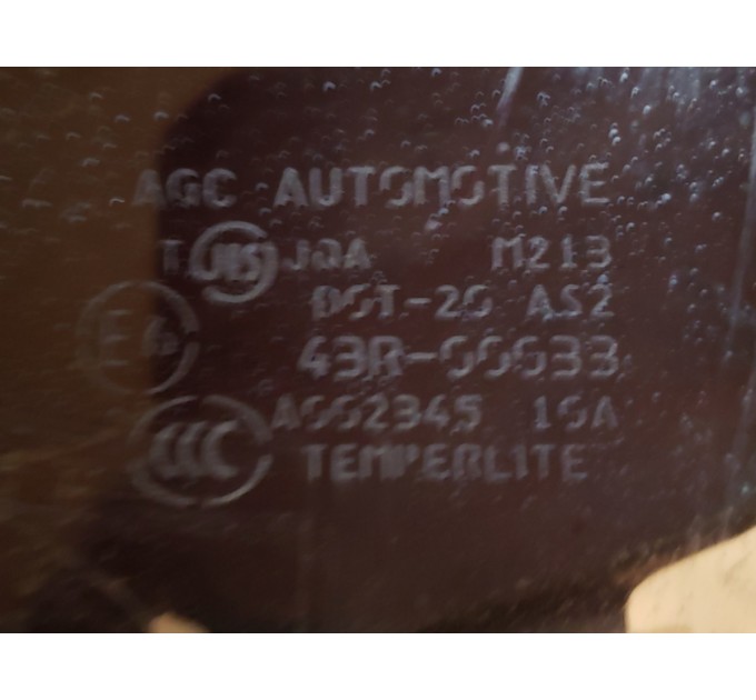Стекло двери задней левой Suzuki Grand Vitara 2005-2015 8450465J00