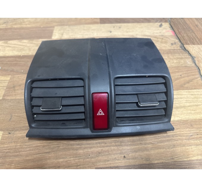 дефлектор центральний аваркой honda cr-v 2006-2012 77610SWAA01ZA