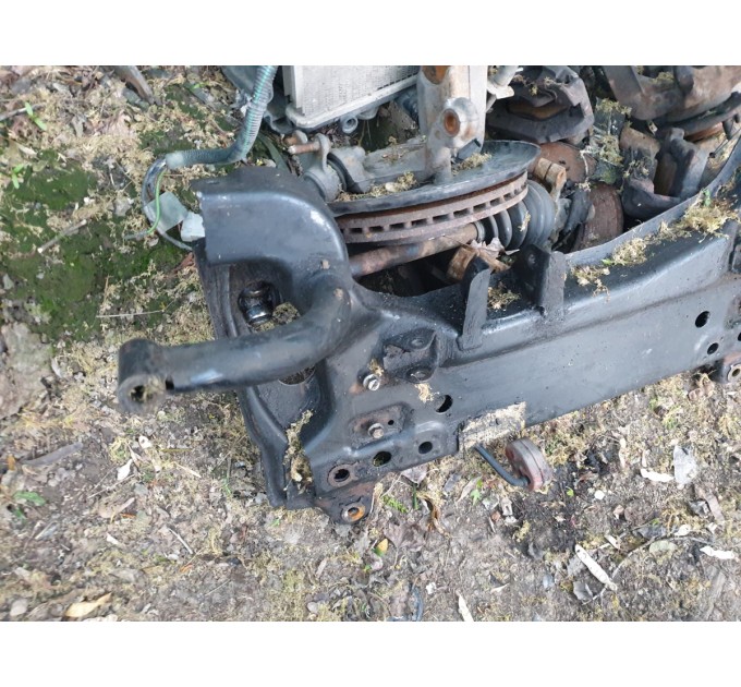 Подрамник передний Ford Fiesta MK5 1.3 2002-2008 1361099