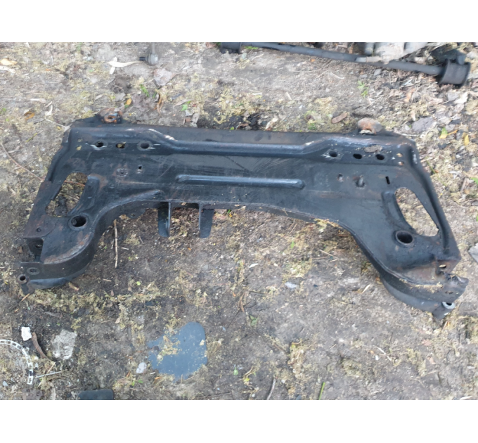 Подрамник передний Ford Fiesta MK5 1.3 2002-2008 1361099