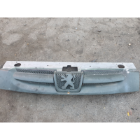 Решетка радиатора Peugeot Partner M59 1.9D 2003-2008 9644758777