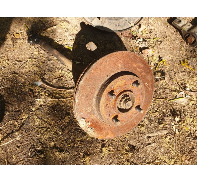 Цапфа передняя правая Ford Fiesta MK5 1.3 2002-2008 1474306