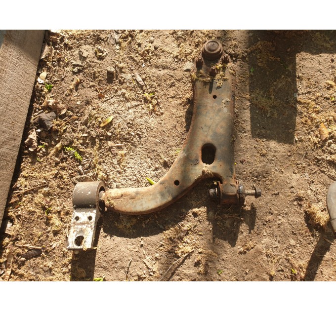 Рычаг передний левый Ford Fiesta MK5 1.3 2002-2008 1436170