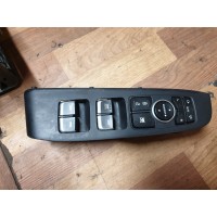Блок управления стеклоподьемниками Kia Sorento 3 2.2D 4WD 2014-2020 93570C5BA0WK
