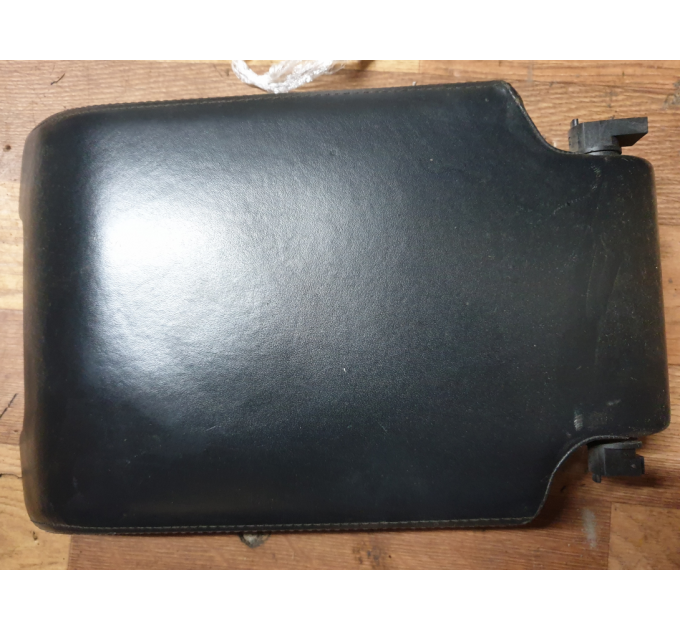 Подлокотник Range Rover Sport L320 2004-2013 FJB500023PVJ