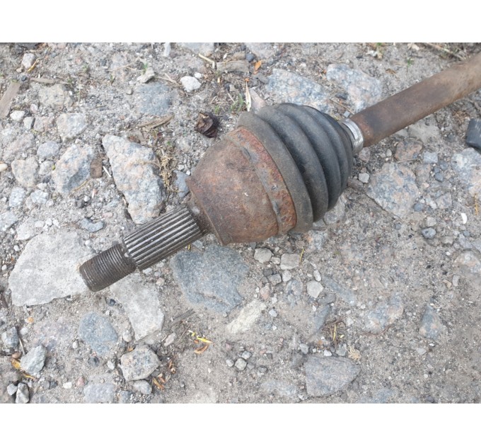 Полуось передняя левая Ford Fiesta MK5 1.3 2002-2008 1493223