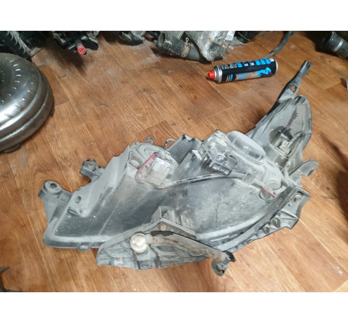 Фара правая Subaru Forester 2008-2012 84001SC223