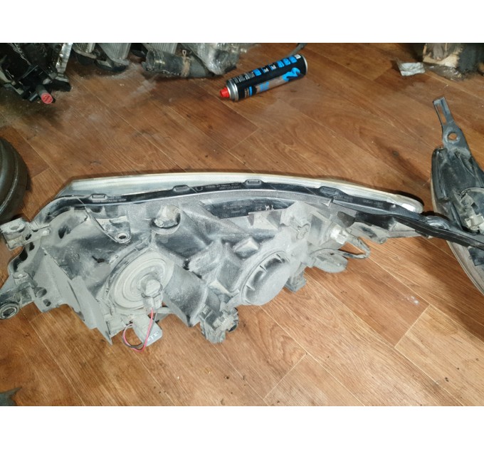 Фара правая Subaru Forester 2008-2012 84001SC223