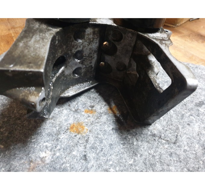 Кронштейн генератора в сборе Ford Fiesta MK5 1.3 2002-2008 1340774