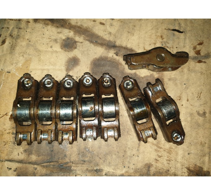 Комплект рокеров Ford Fiesta MK5 1.3 2002-2008 1089827