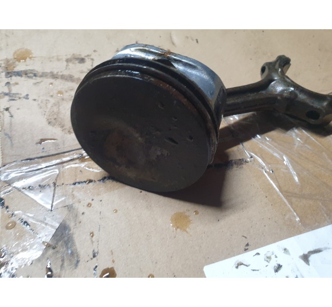 Поршень с шатуном Ford Fiesta MK5 1.3 2002-2008 1694164