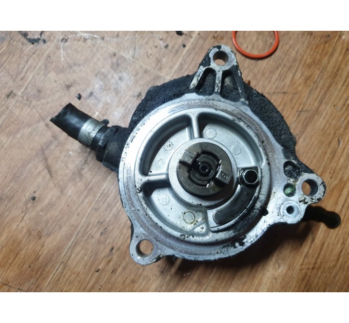 Вакуумний насос Subaru Forester SH 2.0d 2008-2013 14792AA001