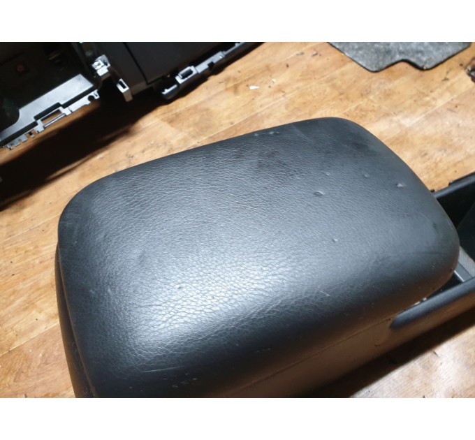 Центральная консоль в сборе Subaru Forester SH 2.0D 2008-2013 92132SC110JC