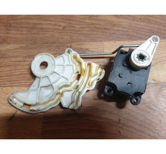 Актуатор заслонки печки Subaru Forester SH 2008-2013 72131FG021