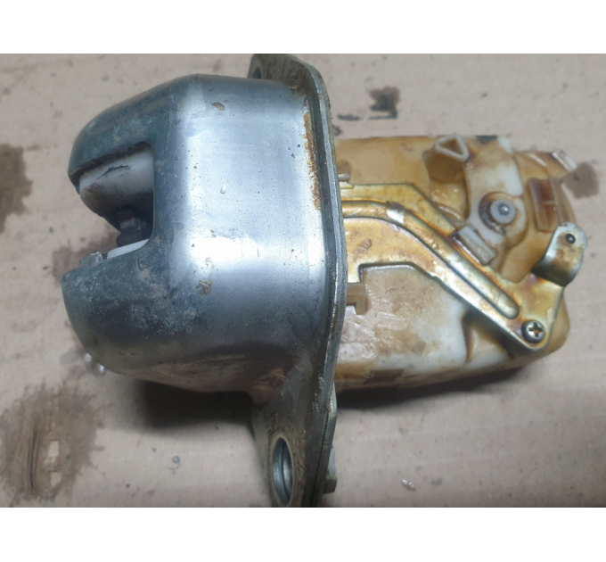 Замок багажника Subaru Forester SH 2.0D 2008-2013 63032FG101